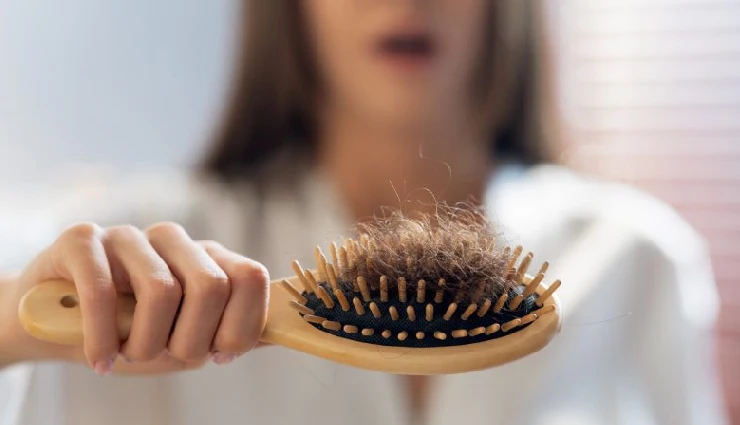 benefits of yogurt for skin and hair,yogurt for glowing skin,yogurt for tan removal,yogurt for skin exfoliation,yogurt face pack benefits,yogurt for dandruff treatment,yogurt for frizz-free hair,yogurt hair mask benefits,yogurt for strong hair roots,diy beauty remedies with yogurt