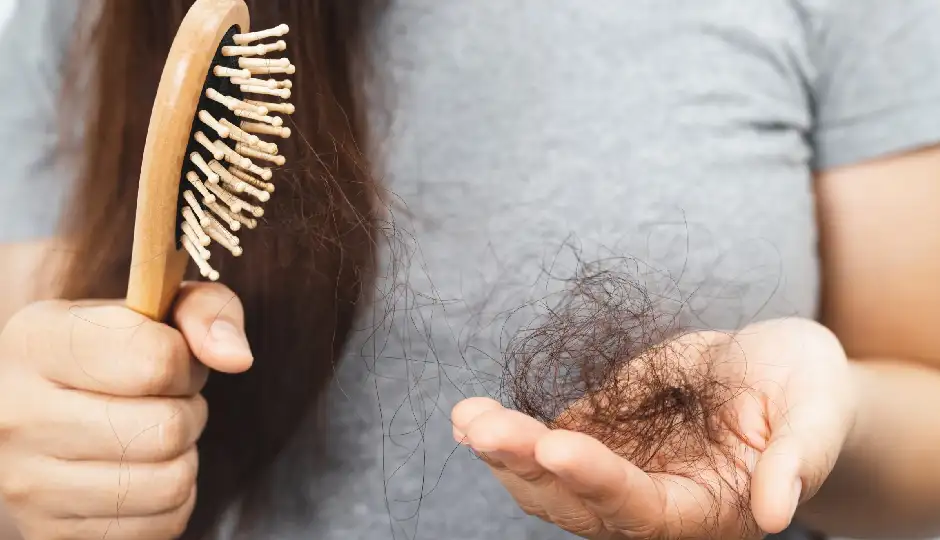 हेयरफॉल से हैं परेशान? बालों को घना और मजबूत बनाने के लिए डाइट में शामिल करें ये 5 सुपरफूड्स