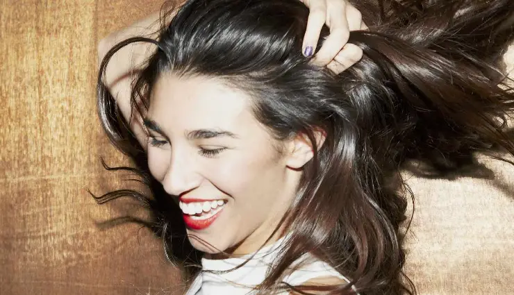 coffee benefits for skin,coffee for hair growth,coffee for glowing skin,diy coffee beauty remedies,coffee scrub for tan removal,coffee mask for dark circles,coffee hair rinse,natural exfoliant coffee,coffee for healthy hair,coffee for scalp care,coffee antioxidants for beauty,caffeine skincare benefits,coffee for shiny hair