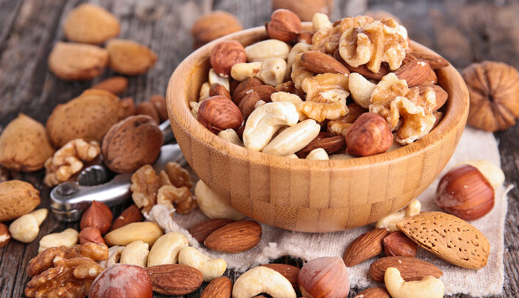 berries,Nuts,chia and flax seeds,spinach,sweet potatoes,food for hair growth,hair care tips,beauty tips