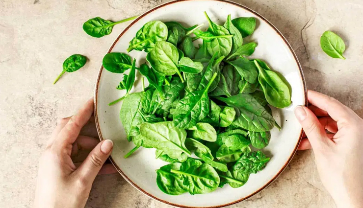 berries,Nuts,chia and flax seeds,spinach,sweet potatoes,food for hair growth,hair care tips,beauty tips