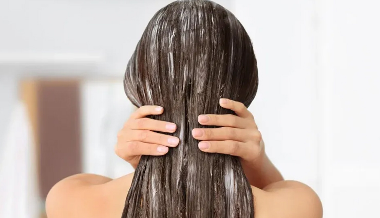 winter haircare tips,natural hair hydration,keep hair hydrated in winter,winter hair tips,moisturizing shampoo winter,oil hair in winter,heatless hair styling,hair masks for winter,protect hair from cold,prevent split ends winter