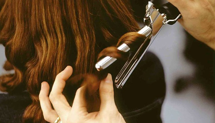 हेयर स्टाइलिंग के दौरान इन गलतियों को करने से बचे, मिलेगा आपको परफेक्ट लुक