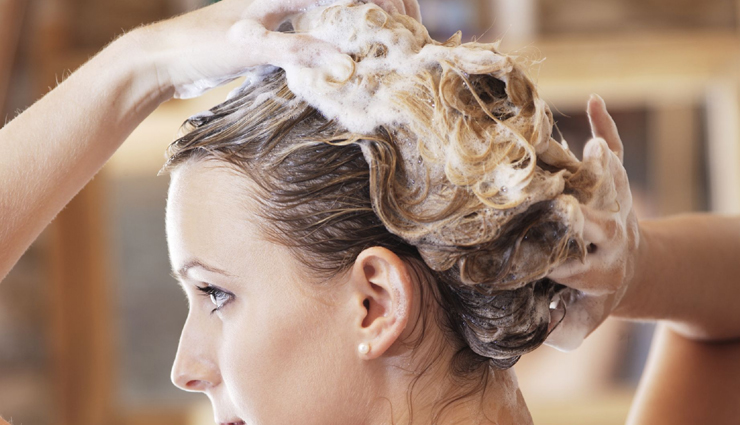 hair oiling mistakes,common hair oiling mistakes,hair oiling,oiling mistakes,hair problem,hair fall problem,Dandruff problem,hair fall,dry hair problem,rough hair,beauty,beauty tips