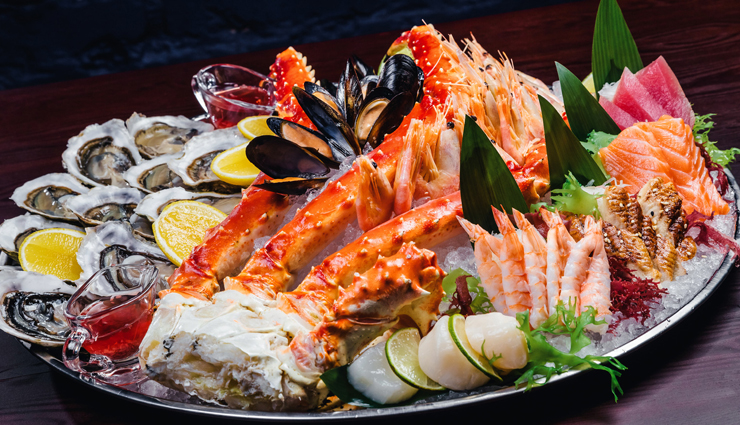 रूखे बेजान बालों से हैं परेशान, अपनी डाइट में शामिल करें ये फ़ूड, बनेंगे मजबूत और चमकदार troubled by dry lifeless hair include these food items in your diet hair will become strong and shiny,beauty tips,beauty hacks