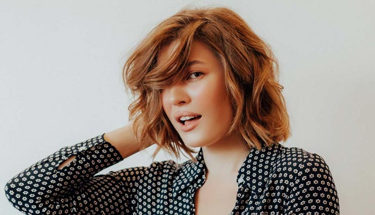 इन 7 हेयर स्टाइल से छुपा सकती हैं अपना चौड़ा माथा, हो जाएगा लुक का मेकओवर