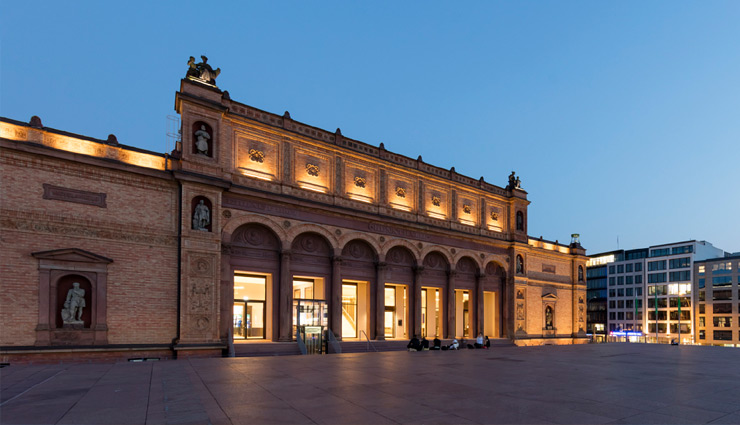 tourist places in hamburg,must-visit hamburg attractions,hamburg travel guide,things to do in hamburg,hamburg sightseeing,best places to visit in hamburg,hamburg landmarks,cultural sites in hamburg,family activities in hamburg,explore hamburg germany