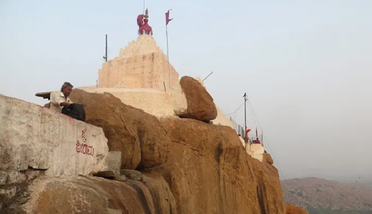 hampi,places to visit around hampi,vijaya vittala temple,sri virupaksha temple,hanuman temple,hemakuta hill temple complex,sasivekalu ganesha temple,lakshmi narasimha temple