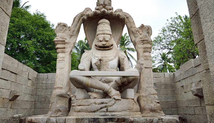 hampi,places to visit around hampi,vijaya vittala temple,sri virupaksha temple,hanuman temple,hemakuta hill temple complex,sasivekalu ganesha temple,lakshmi narasimha temple