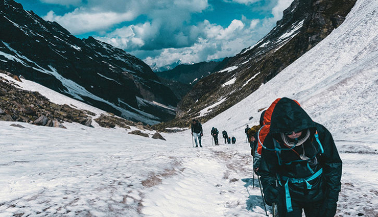 breathtaking treks himachal pradesh,himalayan trekking experiences,adventure in himachal pradesh,himachal pradesh trekking destinations,scenic trekking routes in himachal,natures beauty in himachal treks,outdoor adventures himachal pradesh,himachal pradesh trekking guide,best treks in himachal pradesh,explore himachals stunning landscapes