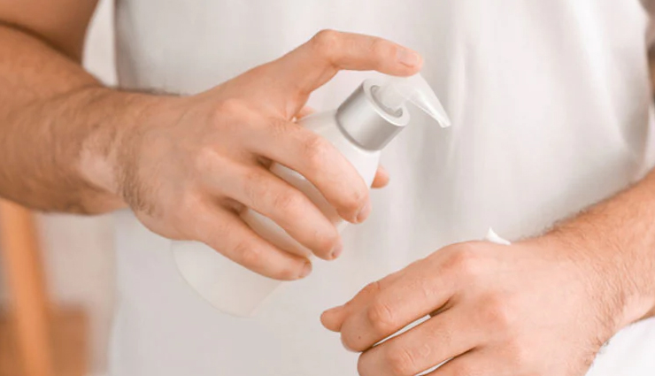 सिर्फ महिलाओं के लिए ही नहीं बने हैं ब्यूटी प्रॉडक्ट, पुरुष भी आजमा सकते हैं ये 10 चीजें men grooming products,male beauty products,men skincare essentials,best grooming products for men,men haircare products,male anti-aging products,men shaving and grooming,men facial cleansers,male body care products,men personal care items