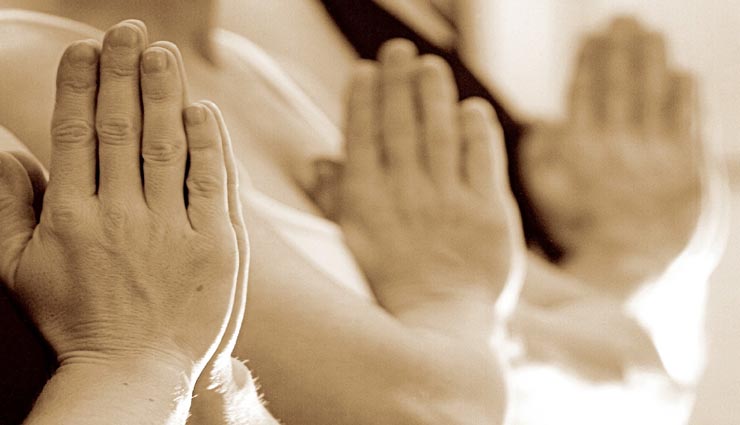 उंगलियों के बीच की दूरी खोलती हैं व्यक्ति के कई राज, जानें कैसे लगाए इसका पता