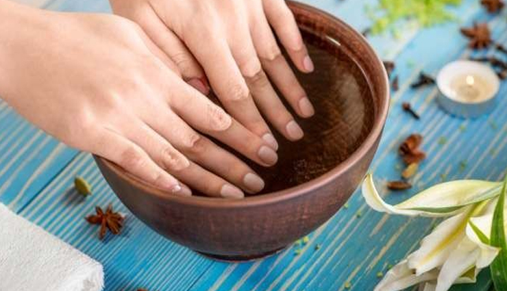 8 Easy Steps To Do Manicure at Home