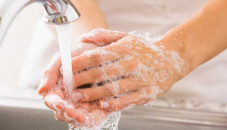 अच्छे से हाथ ना धोना बनता है खतरा, देता है कई बीमारियों को बुलावा 