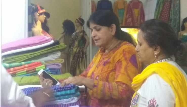 युवा महिलाओं के खास आकर्षण का केन्द्र बना जयपुर बिड़ला ऑडिटोेेरियम में आयोजित हैण्डलूम एक्सपो