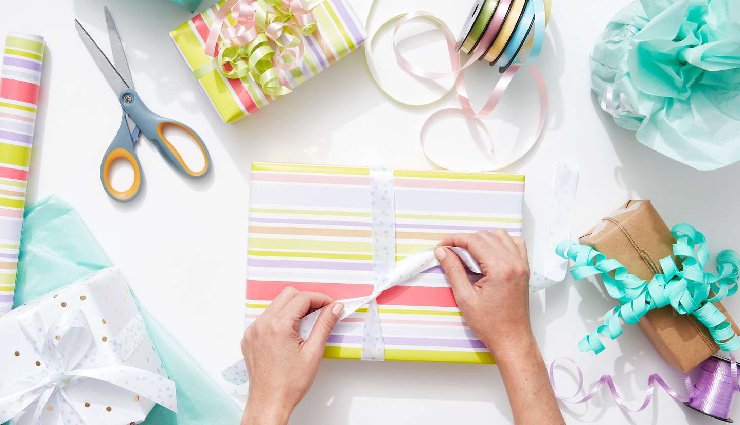 non-verbal appreciation gestures,showing gratitude without words,silent ways to express appreciation,actions that say thank you,non-verbal ways to show gratitude,demonstrating appreciation without speaking,expressing thanks through actions,silent gestures of gratitude,appreciation beyond words,meaningful ways to say i appreciate you