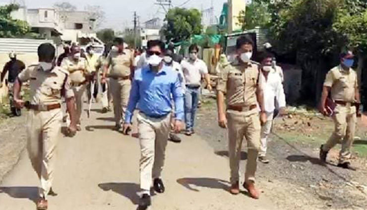 हैंडपंप और खाना बनाने वाली महिला से फैला कोरोना, 60 लोग संक्रमित 