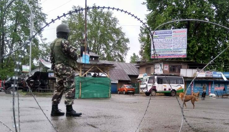 जम्मू-कश्मीर / हंदवाड़ा में दो आतंकी ढेर, ऑपरेशन में कमांडिंग ऑफिसर कर्नल आशुतोष शर्मा समेत 5 शहीद