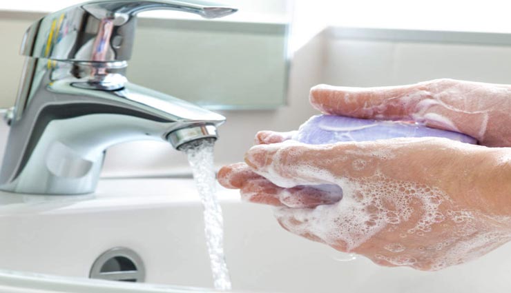 कही आप भी तो नहीं कर रहें हैंडवॉश के दौरान ये गलतियां, सेहत पर पड़ेगी भारी 