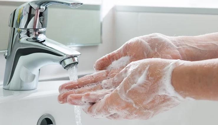 लगातार हाथ धोने से आने लगा रूखापन, आजमाए ये उपाय