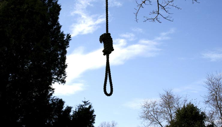 उदयपुर : पेड़ पर लटका मिला युवक का शव, घटना से पहले पत्नी से हुआ था झगड़ा