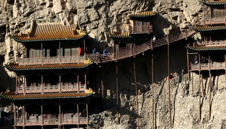 How Would Feel Worshiping in Hanging Temple?