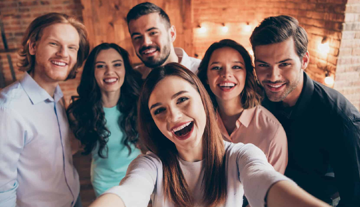 how to friendzone a girl,friendzone tips,let her down gently,reject a girl nicely,handling friendzone,friendzoning advice,maintaining friendship after rejection,friendzone without hurting,respectfully friendzone,friendzone conversation tips,dealing with unwanted crush