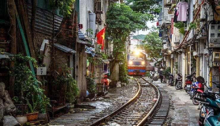 vietnam travel guide,top places to visit in vietnam,vietnam tourism,vietnam natural beauty,historic cities vietnam,vietnamese street food,vegetarian food vietnam,cultural diversity vietnam,must-see destinations vietnam,vietnam trip planning