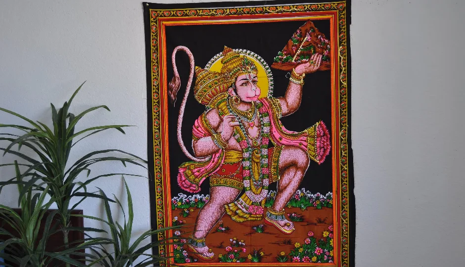Vastu Tips: घर की इस दिशा में लगाएं हनुमान जी की तस्वीर, जीवन से दूर होंगे सभी संकट