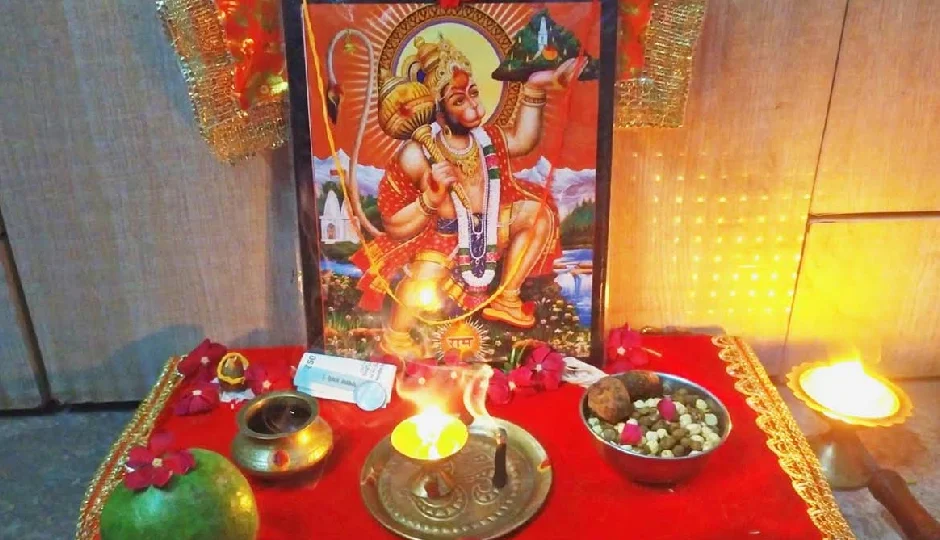 छोटी दिवाली 2025: इस दिन बजरंगबली के लिए जलाएं ये विशेष दीपक, जीवन से मिटेगा हर संकट और नकारात्मकता!