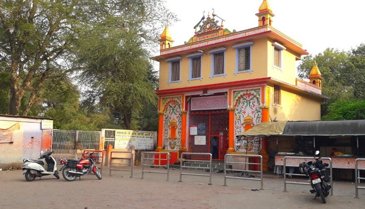 lord hanuman temples you can visit in india,holidays,travel,tourism