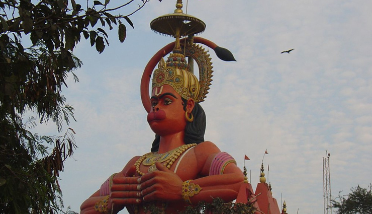 Diwali 2022 : हनुमान जी को याद किए बिना अधूरा हैं यह पर्व, करें इन मंदिरों के दर्शन 