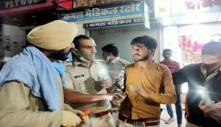 हनुमानगढ़ : पुलिस की मुस्तैदी से पकडे गए दुकान की छत पर छिपे बैठे युवक, चोरी की फिराक में थे दोनों