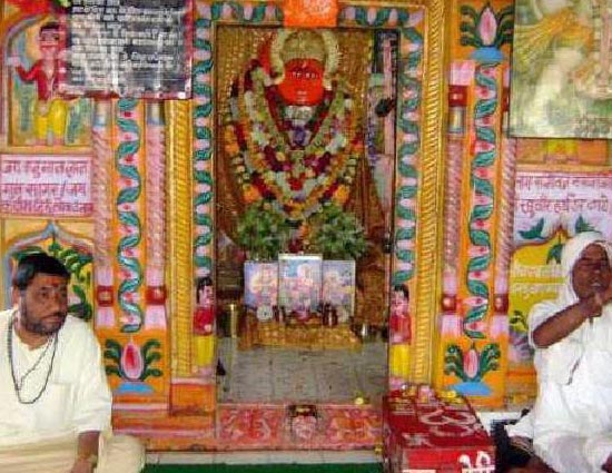 अनूठा मंदिर - इस मंदिर में टूटी हुई हड्डियां अपने आप जुड़ जाती है