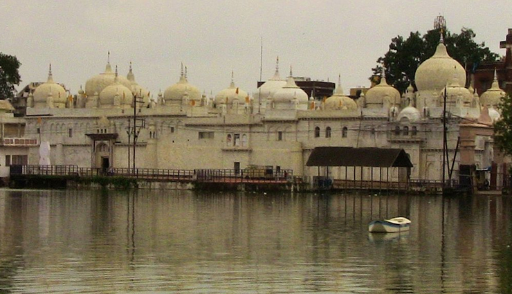 beautiful jain temples in india,jain temple architecture,intricate jain temples,spiritual jain temples india,jain pilgrimage sites,marble carvings jain temples,ornate jain temple sculptures,jain temple pillars,intricate ceiling designs,jain temple spire,jain tirthankaras temples,jain pilgrimage circuit,spiritual sanctity jain temples,jainism religious sites,jain temple prayers,guided tours of jain temples,cultural heritage jain temples,jain temple festivals india,jain temple art and culture,jain temple historical significance