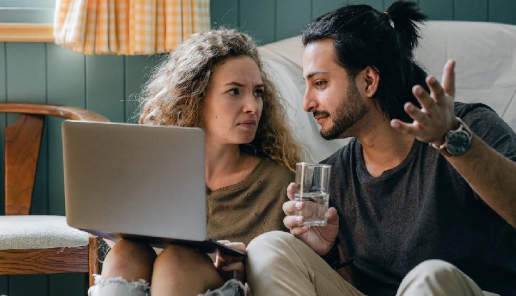 importance of romance in relationship,romantic relationship benefits,emotional bond in romance,keeping love alive,romance boosts happiness,romantic gestures,intimacy in relationship,fostering trust with romance,improving communication with romance