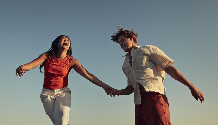 what love feels like,signs of falling in love,first-time love feelings,emotional signs of love,how to know youre in love,falling in love experience,understanding love,love emotions,intense love feelings,gentle love signs