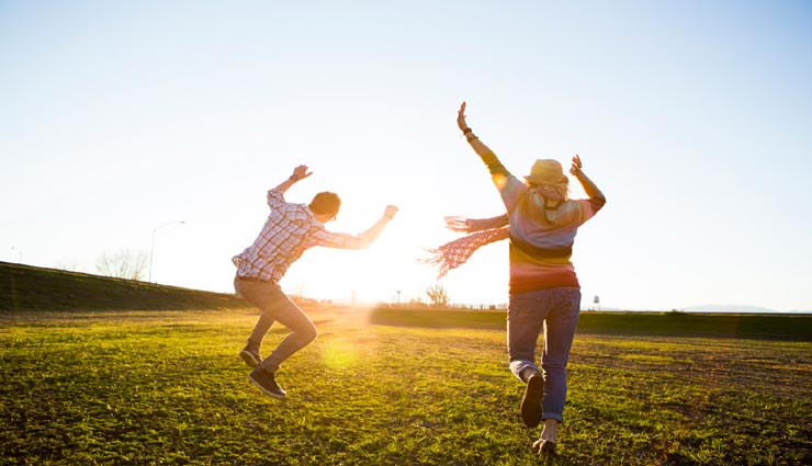 जीवन में खुशहाली लेकर आएंगे वास्तु के ये उपाय, जानें और अपनाए