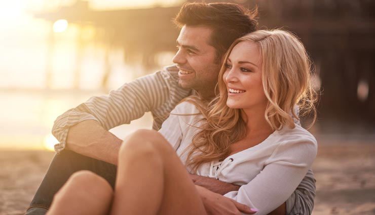 हर शादीशुदा जोड़े को अपनानी चाहिए ये 5 आदतें, बढ़ेगा आपके रिश्ते में प्यार 