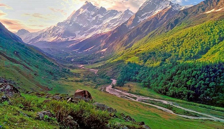 treasures of india you must visit,india,meghamalai,tamil nadu,kalpa himachal pradesh,har ki dun valley,uttarakhand,sualkuchi,assam,manchanabele,karnataka