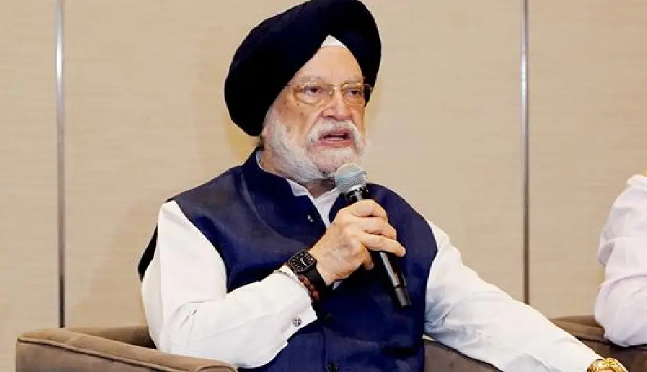 ईंधन की कीमतों पर आई बड़ी खबर, हरदीप पुरी ने दिए दाम घटने के संकेत