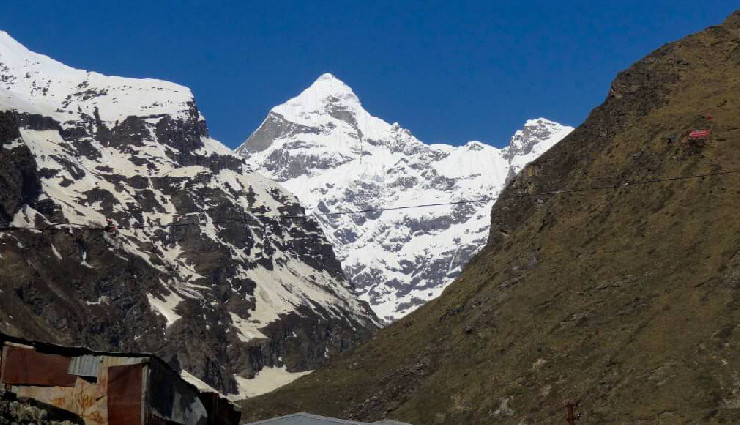 highest mountain peaks in india,top indian mountains,kanchenjunga peak,kamet peak,saltoro kangri,mamostong kangri,trisul peak,abi gamin,mount nanda devi,hardeol peak,anamudi peak,doddabetta peak,mountain trekking india