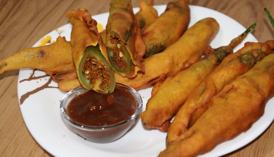 हरी मिर्च के पकौड़े : बरसात में चाहिए कुछ चटपटी और मसालेदार डिश, तो फिर इस पर जताएं भरोसा #Recipe