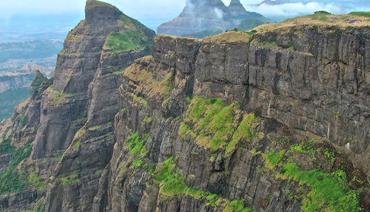 maharashtra,trekking spots in maharashtra,matheran trek,kalasubai trek,korigad fort trek,tikona trek,rajmachi trek,bhimashankar,harishchandragad,travel,holidays,travel guide,travel tips