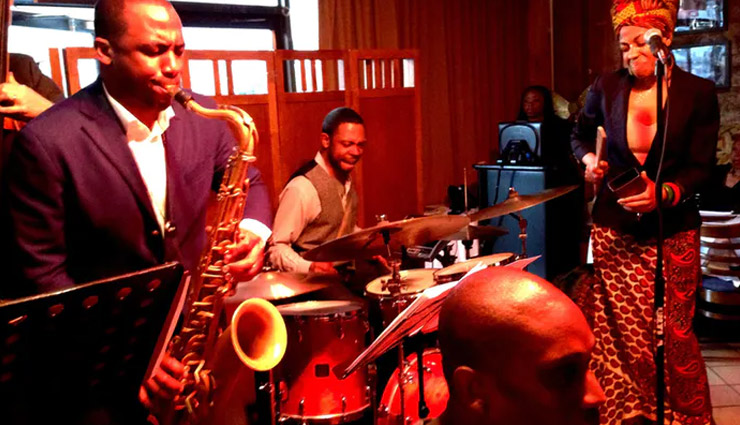 new york,unforgettable experience to have in new york,sketch and the city,grand central,the secrets of grand central terminal walking tour,tour harlem jazz joints,go on a greenwich village literary pub crawl,take a pizza tour,travel,tourism