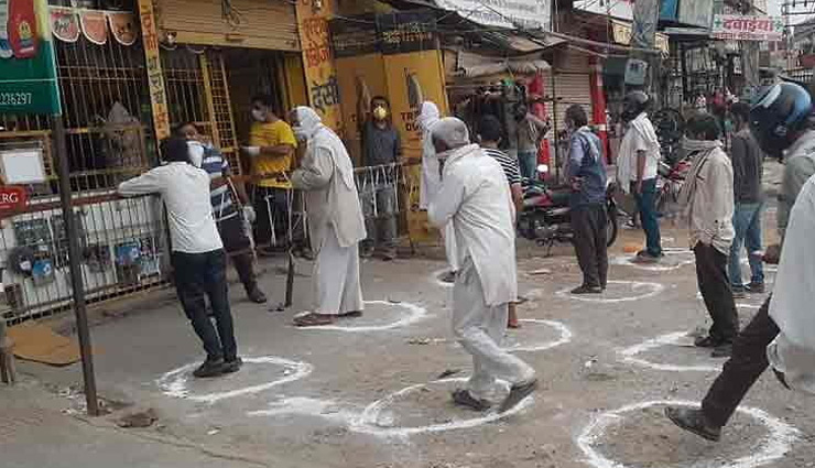 हरियाणा / खुलीं शराब की दुकानें,  ठेकों पर लगी लंबी-लंबी लाइनें