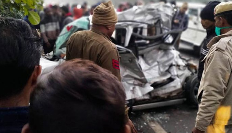 हरियाणा: महेंद्रगढ़ में दुखद घटना, कार और बस की टक्कर में 3 भाई और एक बहन की मौत