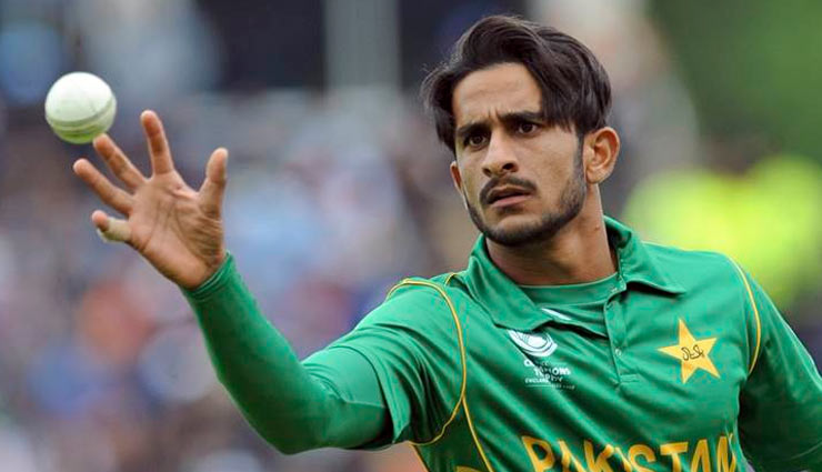 top 5 bowlers,best bowlers,international cricket,bowlers who took highest wickets