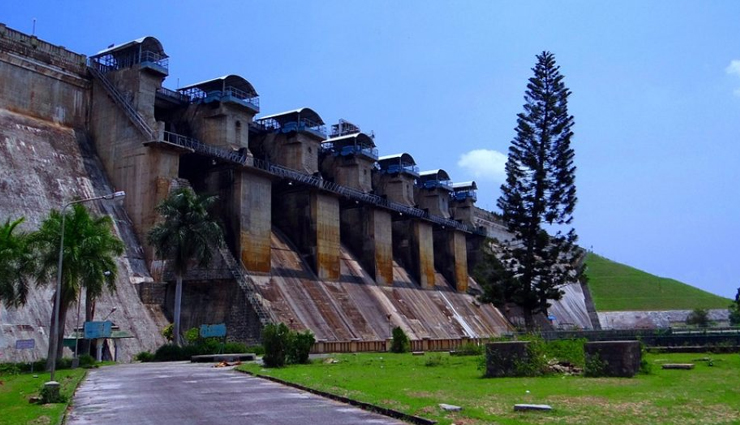 hassan,places to visit in hassan,tourist attraction in hassan,gorur dam,shettihalli church,hasanamba temple,lakshmi devi temple,maharaja park,ishvara temple