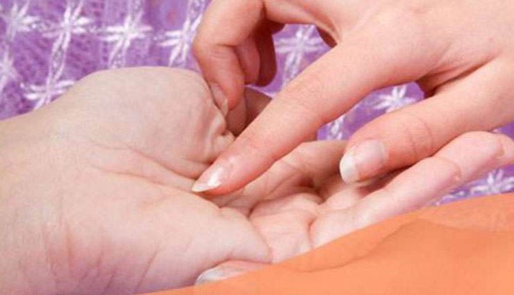 आपके हाथों की रेखाएं बताती है कि आप धनवान बनेंगे या नहीं, जानें और भी कई राज